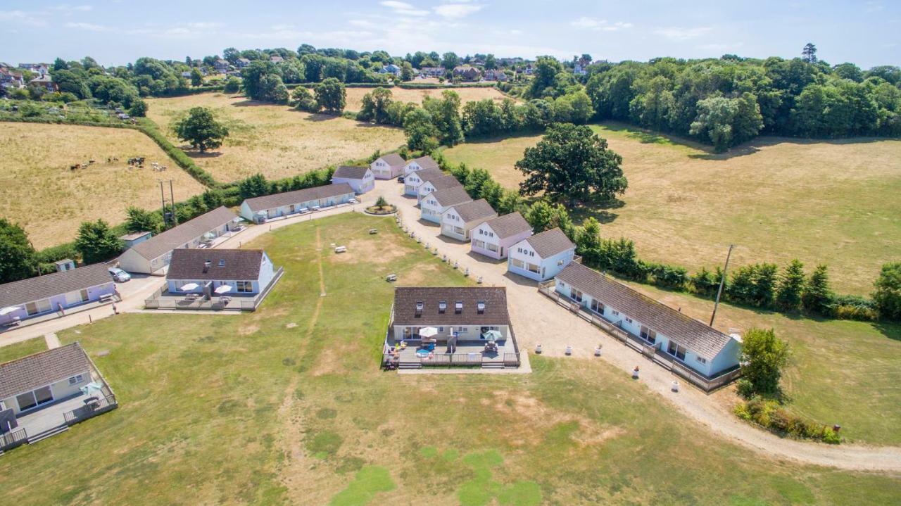 Seaview Holidays - Salterns Village 外观 照片